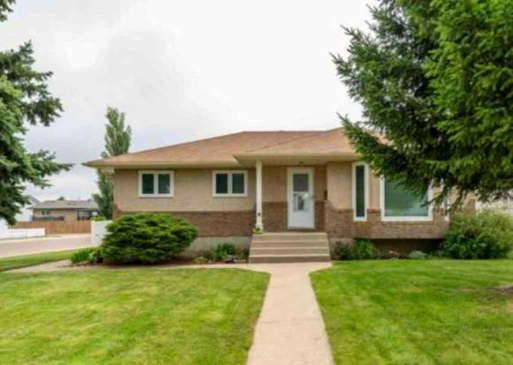 MLS® A2264226 - 83 Stapeford Crescent SE in SE Southridge Medicine Hat, Residential