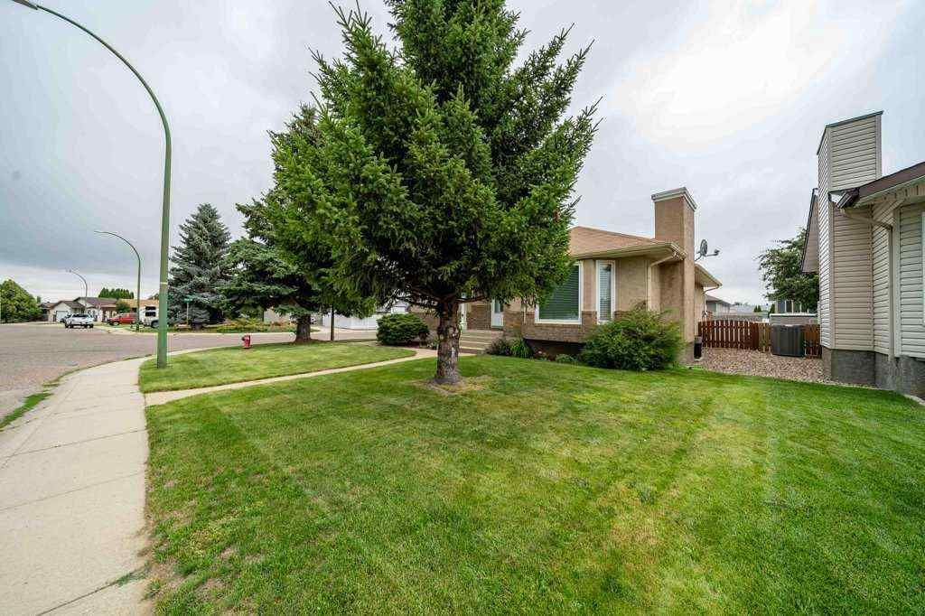 MLS® A2264226 - 83 Stapeford Crescent SE in SE Southridge Medicine Hat, Residential