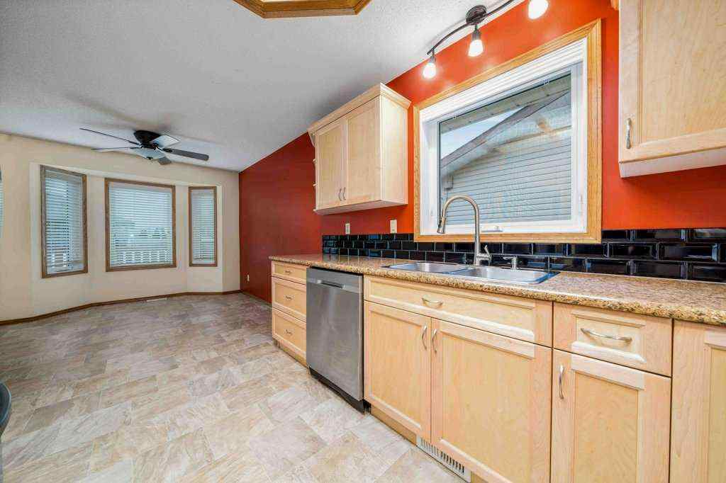 MLS® A2264226 - 83 Stapeford Crescent SE in SE Southridge Medicine Hat, Residential