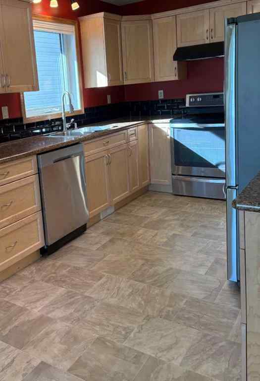 MLS® A2264226 - 83 Stapeford Crescent SE in SE Southridge Medicine Hat, Residential