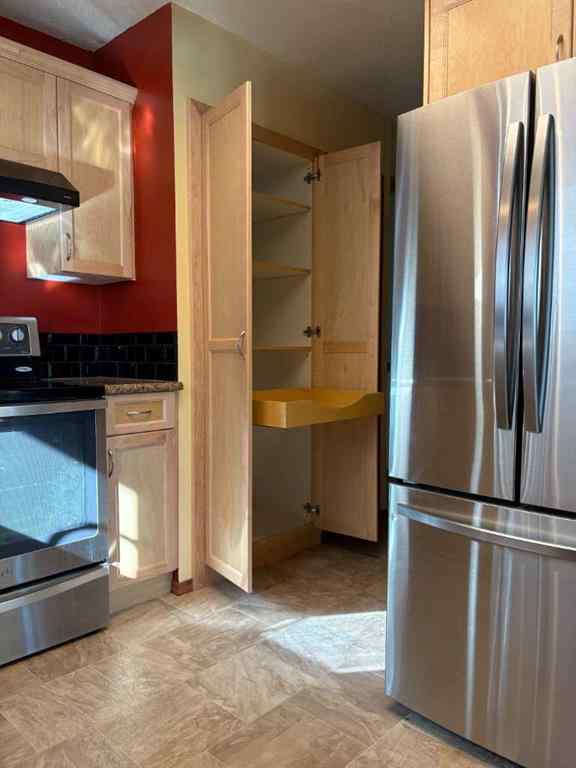 MLS® A2264226 - 83 Stapeford Crescent SE in SE Southridge Medicine Hat, Residential