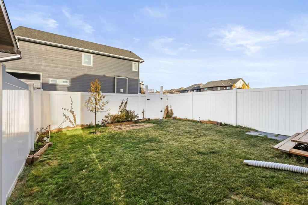 MLS® A2264228 - 76 Legacy Glen Row SE in Legacy Calgary, Residential