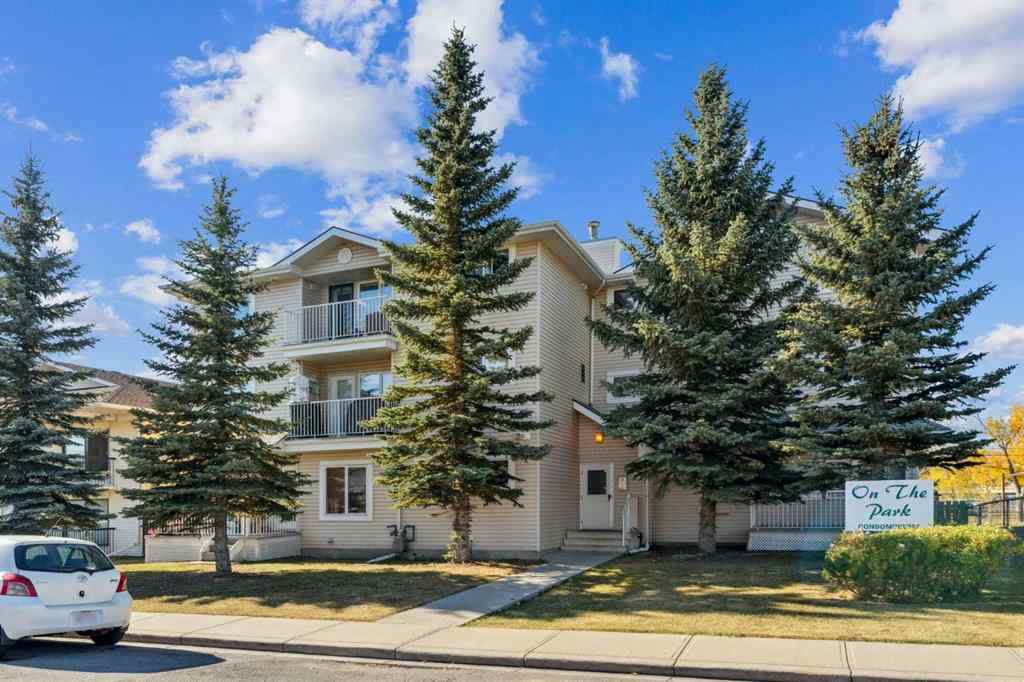 MLS® A2264234 - Unit #303 4327 75 Street NW in Bowness Calgary, Residential