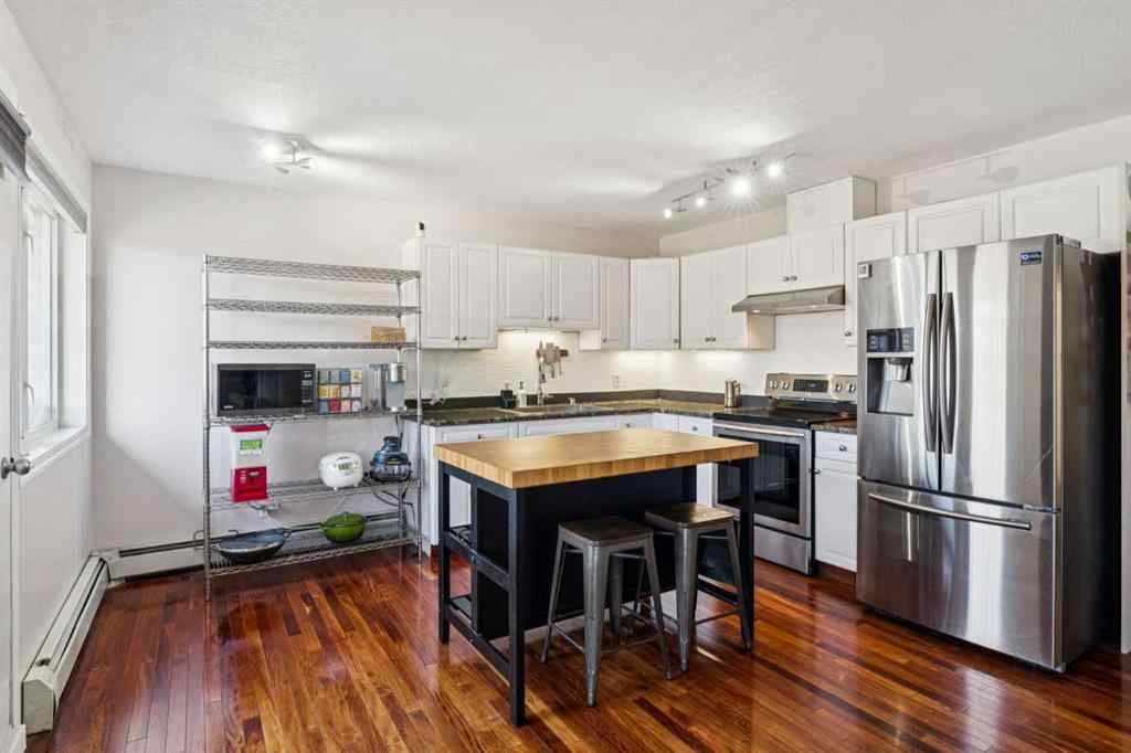 MLS® A2264234 - Unit #303 4327 75 Street NW in Bowness Calgary, Residential