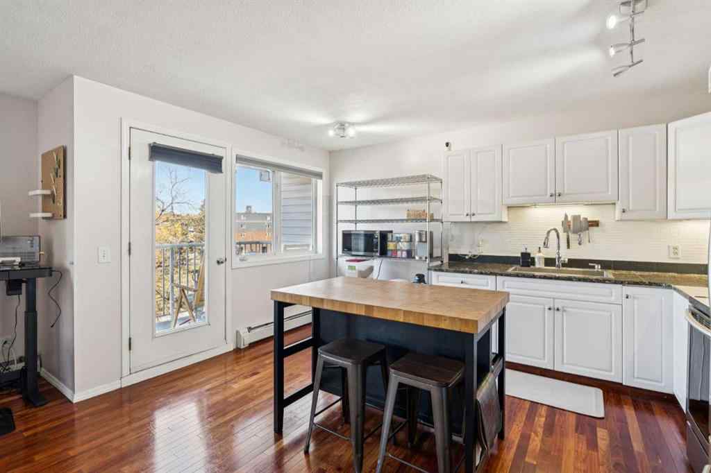 MLS® A2264234 - Unit #303 4327 75 Street NW in Bowness Calgary, Residential