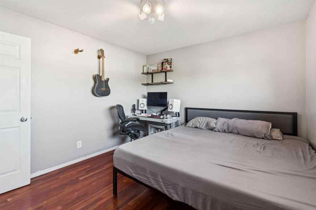 MLS® A2264234 - Unit #303 4327 75 Street NW in Bowness Calgary, Residential