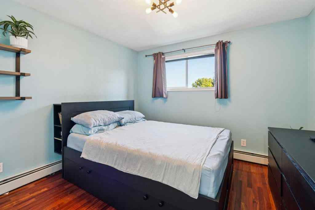 MLS® A2264234 - Unit #303 4327 75 Street NW in Bowness Calgary, Residential