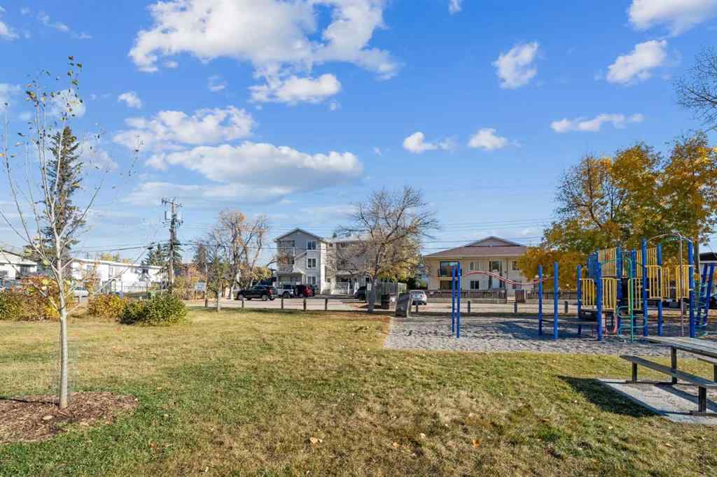 MLS® A2264234 - Unit #303 4327 75 Street NW in Bowness Calgary, Residential