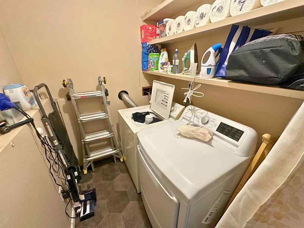 MLS® A2264235 - 11 Gibson Close  in Glendale Park Estates Red Deer, Residential