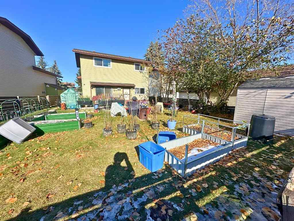 MLS® A2264235 - 11 Gibson Close  in Glendale Park Estates Red Deer, Residential