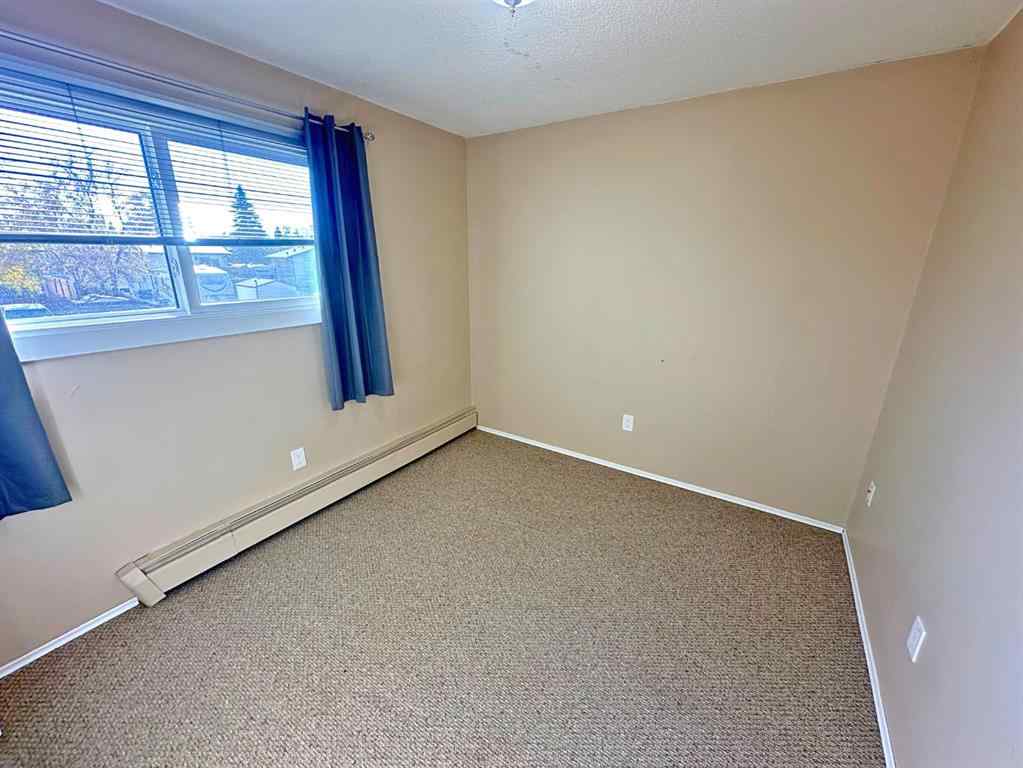 MLS® A2264235 - 11 Gibson Close  in Glendale Park Estates Red Deer, Residential