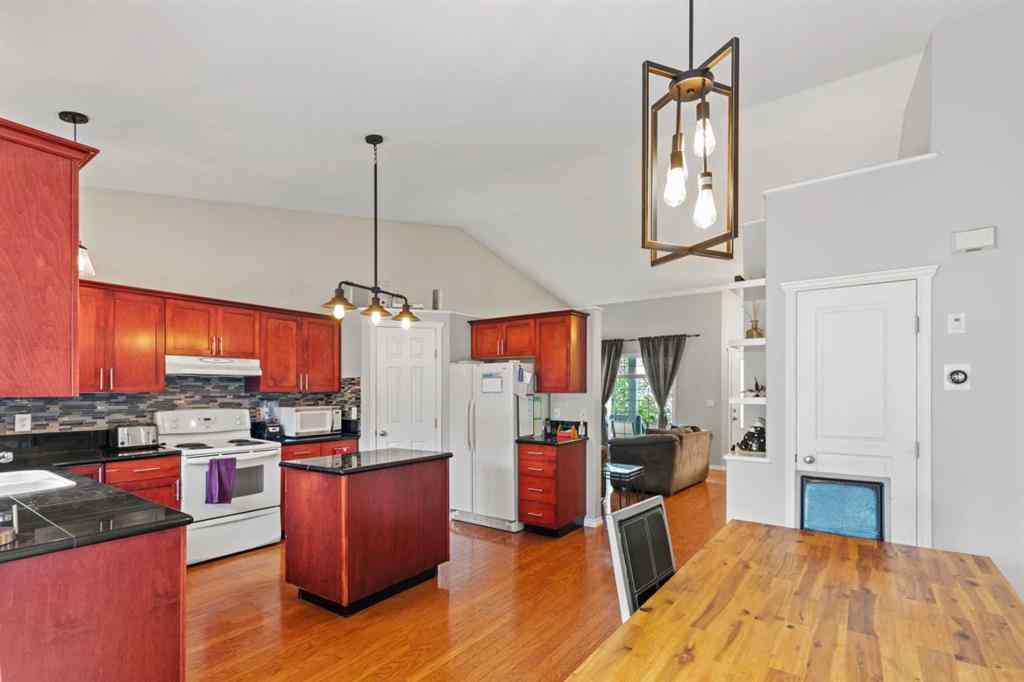 MLS® A2264237 - 10954 67 Avenue  in O\'Brien Lake Grande Prairie, Residential