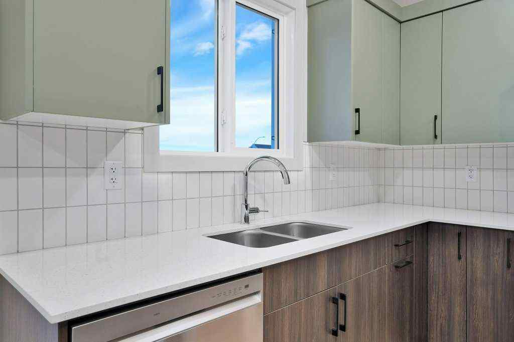 MLS® A2264243 - 122 Gray Close  in Grayhawk Sylvan Lake, Residential