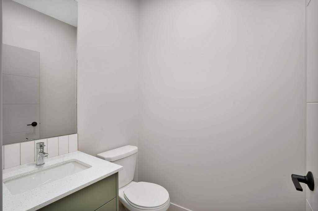 MLS® A2264243 - 122 Gray Close  in Grayhawk Sylvan Lake, Residential