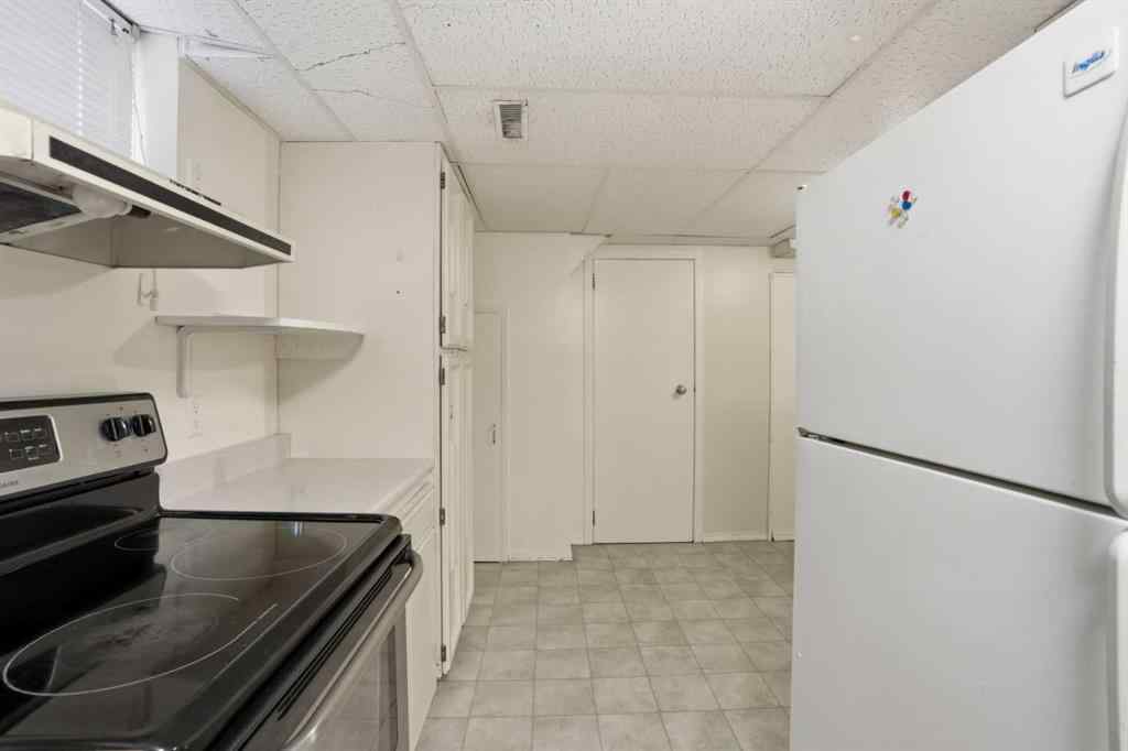 MLS® A2264249 - 2615 37 Street SW in Glendale Calgary, Residential