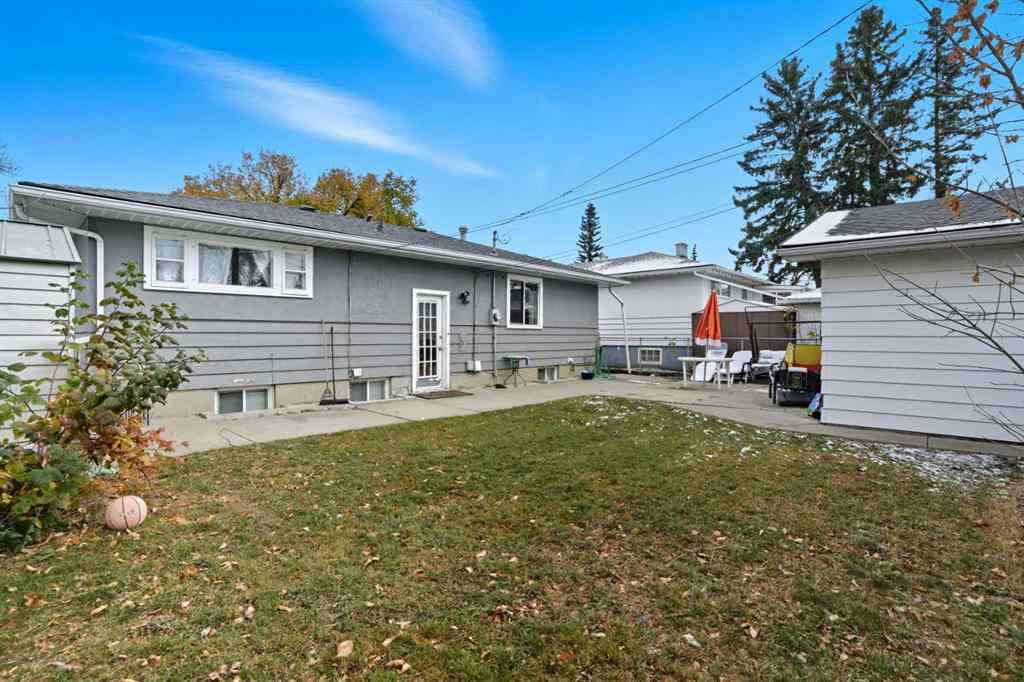 MLS® A2264249 - 2615 37 Street SW in Glendale Calgary, Residential