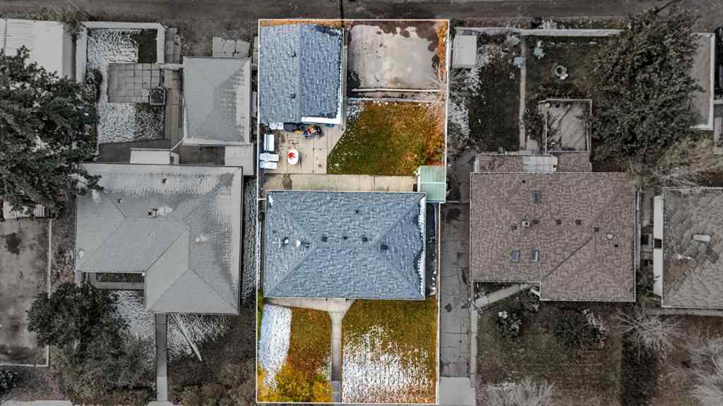 MLS® A2264249 - 2615 37 Street SW in Glendale Calgary, Residential