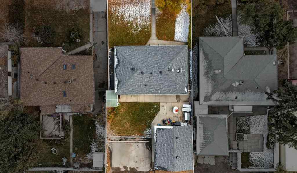 MLS® A2264249 - 2615 37 Street SW in Glendale Calgary, Residential