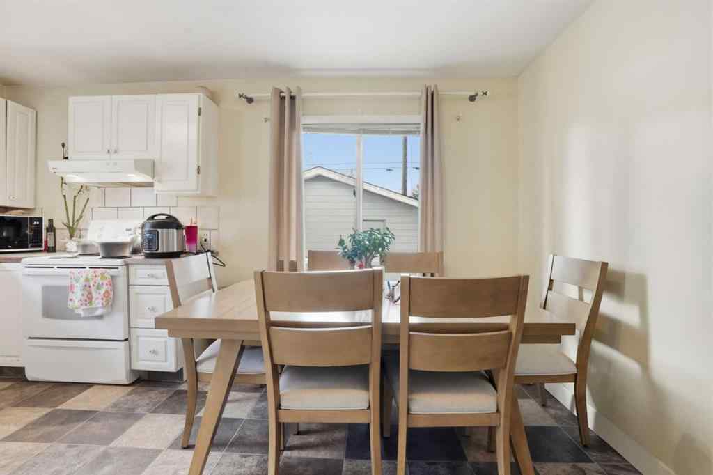 MLS® A2264249 - 2615 37 Street SW in Glendale Calgary, Residential