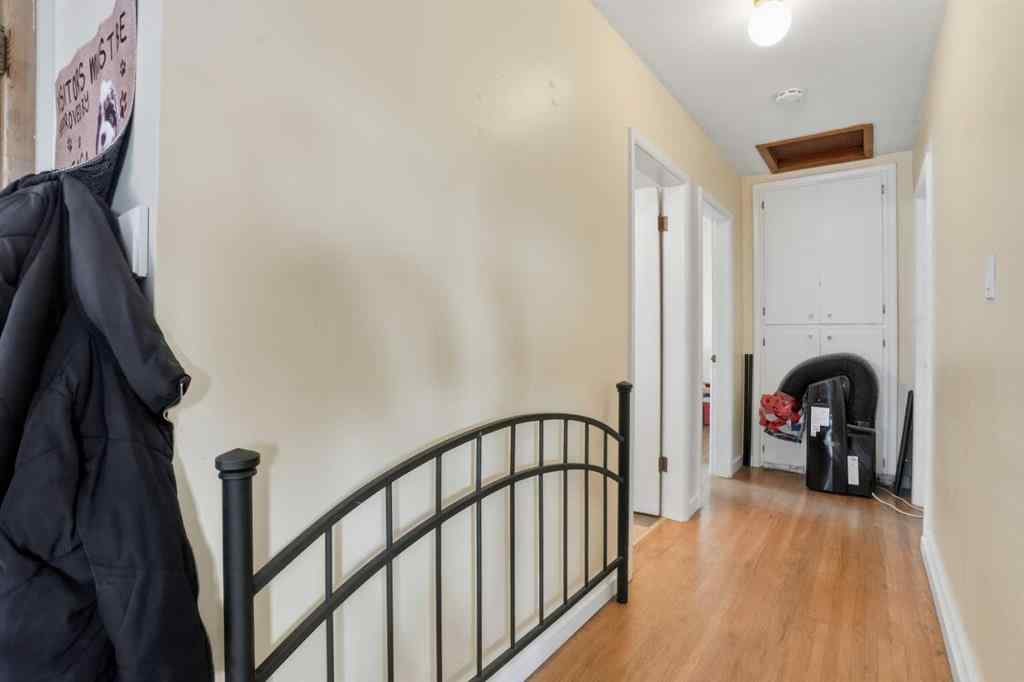 MLS® A2264249 - 2615 37 Street SW in Glendale Calgary, Residential