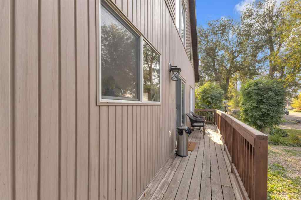 MLS® A2264251 - 5023 36 Street  in Cottage Area Sylvan Lake, Residential