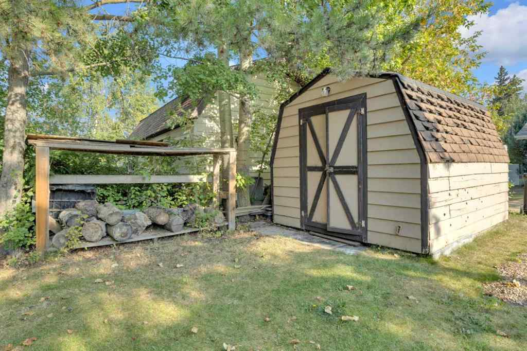 MLS® A2264251 - 5023 36 Street  in Cottage Area Sylvan Lake, Residential