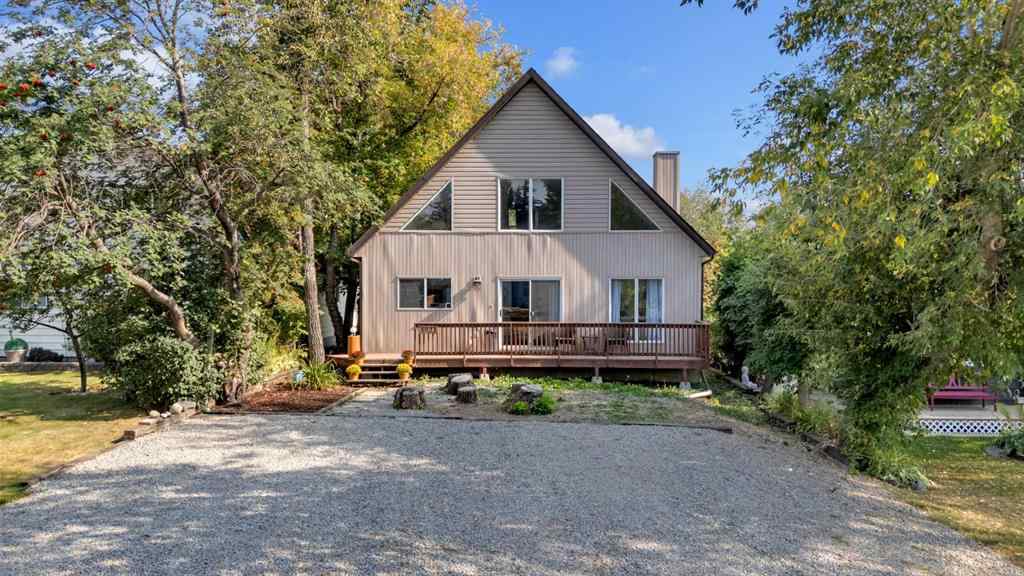 MLS® A2264251 - 5023 36 Street  in Cottage Area Sylvan Lake, Residential