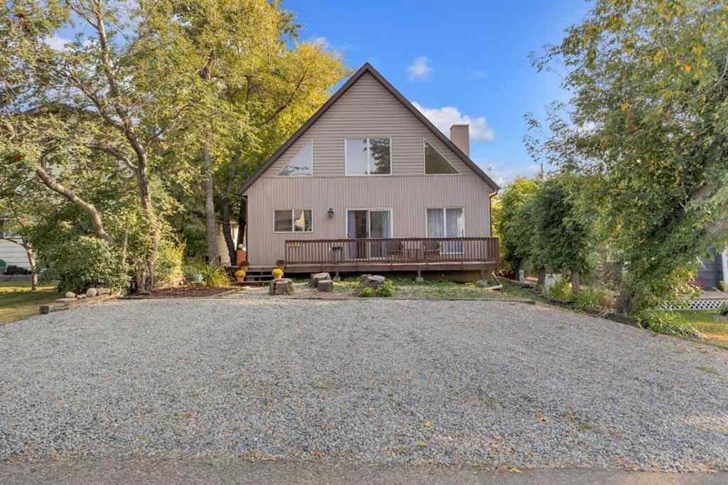 MLS® A2264251 - 5023 36 Street  in Cottage Area Sylvan Lake, Residential