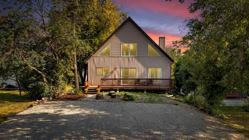 MLS® A2264251 - 5023 36 Street  in Cottage Area Sylvan Lake, Residential