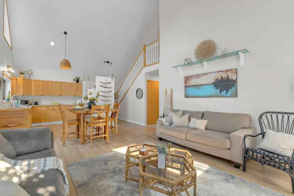 MLS® A2264251 - 5023 36 Street  in Cottage Area Sylvan Lake, Residential