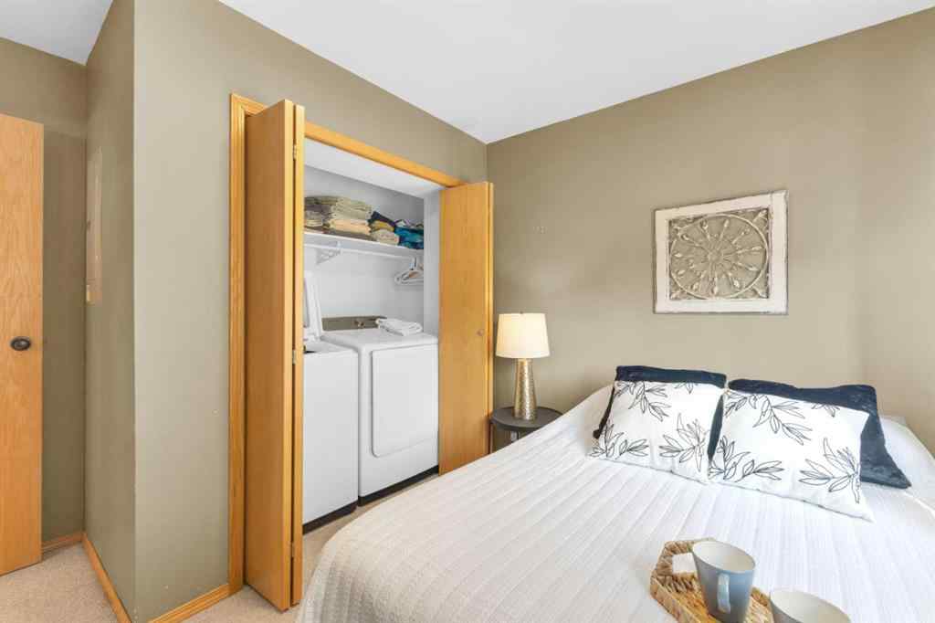 MLS® A2264251 - 5023 36 Street  in Cottage Area Sylvan Lake, Residential