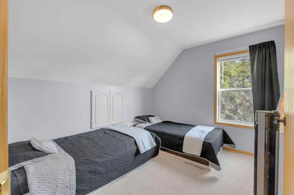 MLS® A2264251 - 5023 36 Street  in Cottage Area Sylvan Lake, Residential