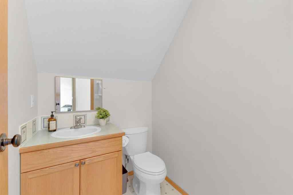 MLS® A2264251 - 5023 36 Street  in Cottage Area Sylvan Lake, Residential