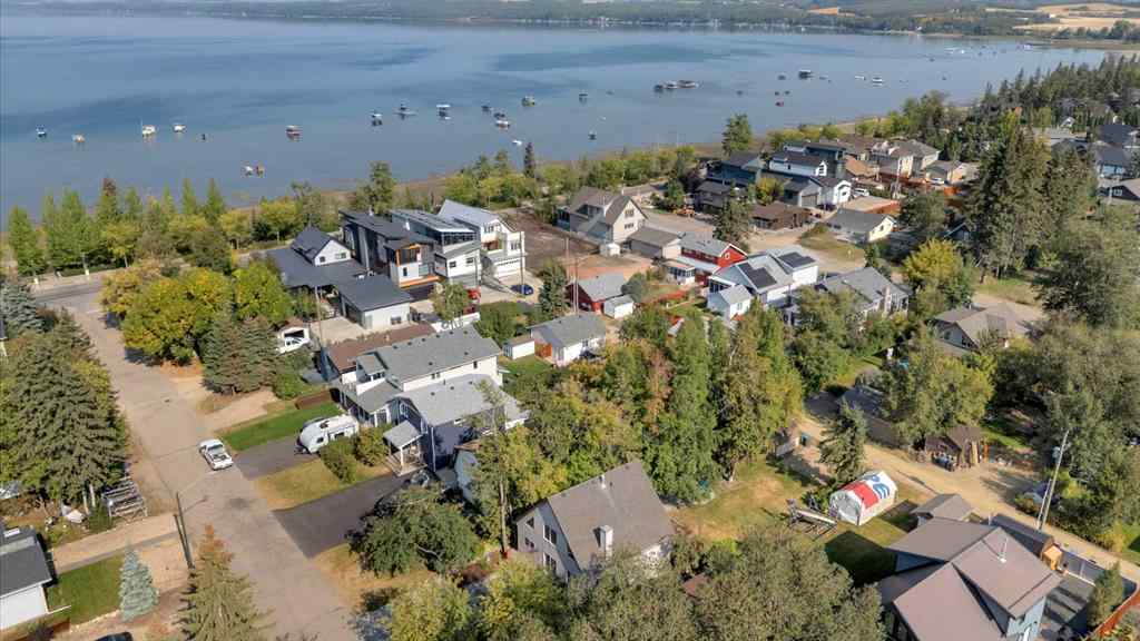 MLS® A2264251 - 5023 36 Street  in Cottage Area Sylvan Lake, Residential