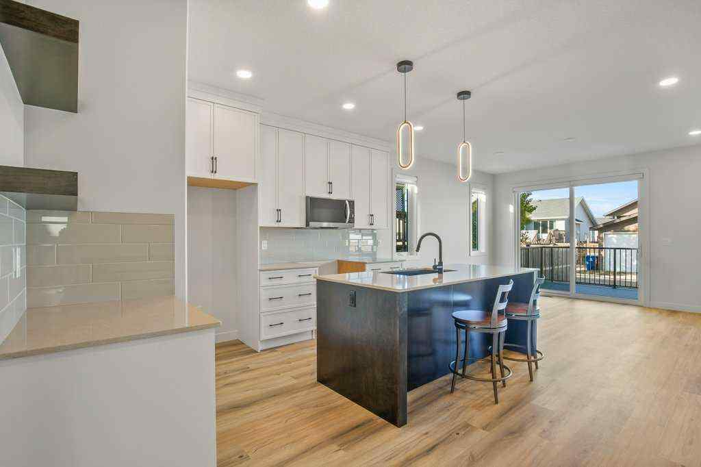 MLS® A2264257 - 151 Cedar Square  in Cottonwood Estates Blackfalds, Residential