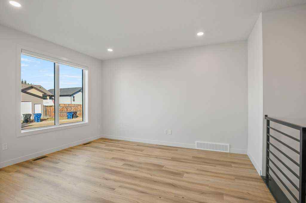 MLS® A2264257 - 151 Cedar Square  in Cottonwood Estates Blackfalds, Residential