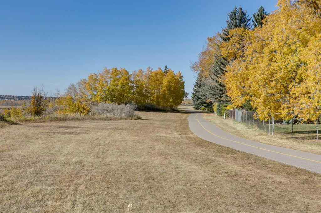 MLS® A2264258 - 419 Parkview Crescent SE in Parkland Calgary, Residential