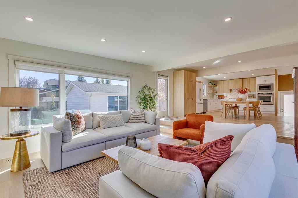 MLS® A2264258 - 419 Parkview Crescent SE in Parkland Calgary, Residential