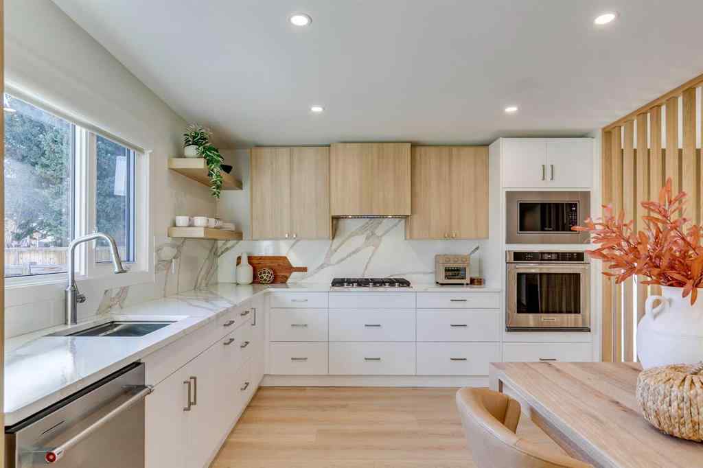 MLS® A2264258 - 419 Parkview Crescent SE in Parkland Calgary, Residential