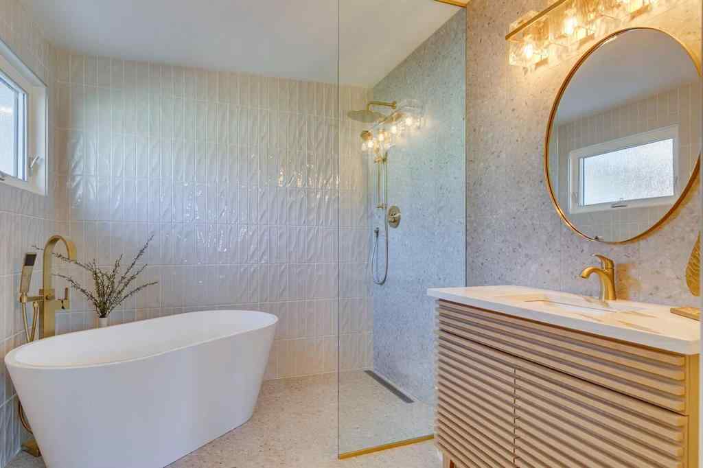 MLS® A2264258 - 419 Parkview Crescent SE in Parkland Calgary, Residential