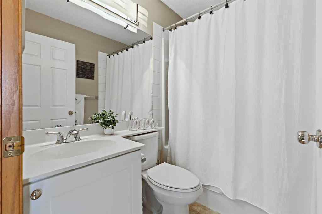 MLS® A2264260 - 68 Douglas Glen Crescent SE in Douglasdale/Glen Calgary, Residential