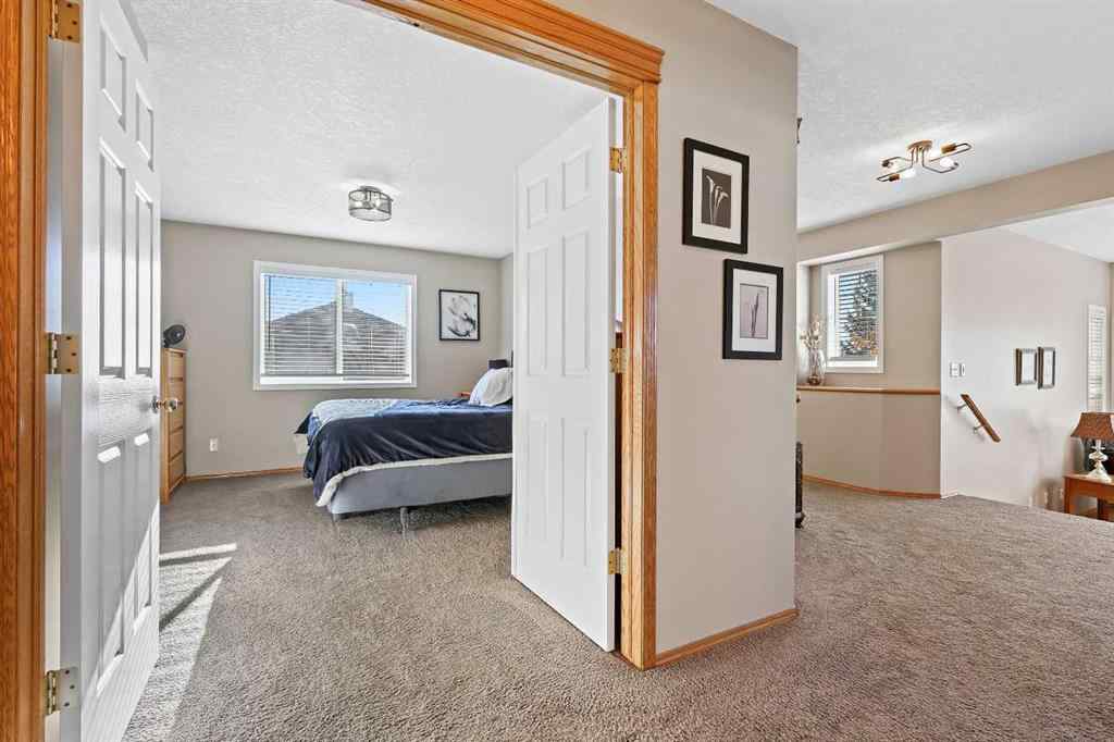 MLS® A2264260 - 68 Douglas Glen Crescent SE in Douglasdale/Glen Calgary, Residential