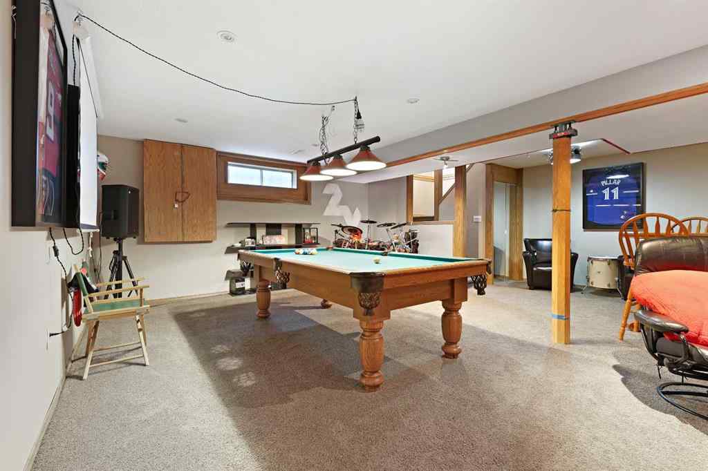 MLS® A2264260 - 68 Douglas Glen Crescent SE in Douglasdale/Glen Calgary, Residential