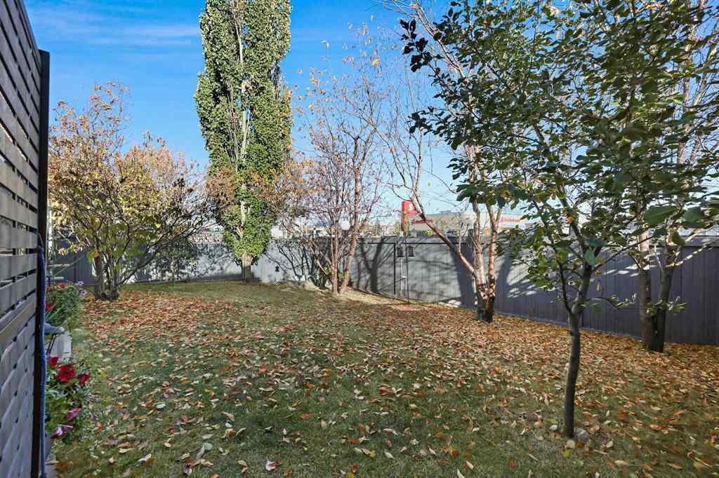 MLS® A2264260 - 68 Douglas Glen Crescent SE in Douglasdale/Glen Calgary, Residential