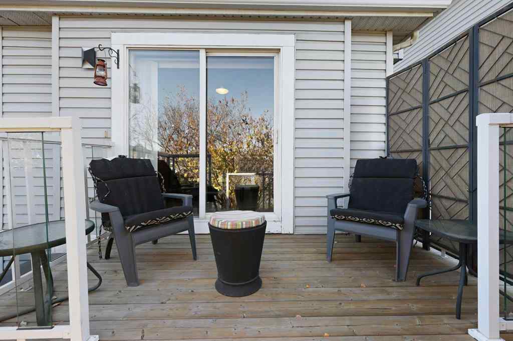 MLS® A2264260 - 68 Douglas Glen Crescent SE in Douglasdale/Glen Calgary, Residential