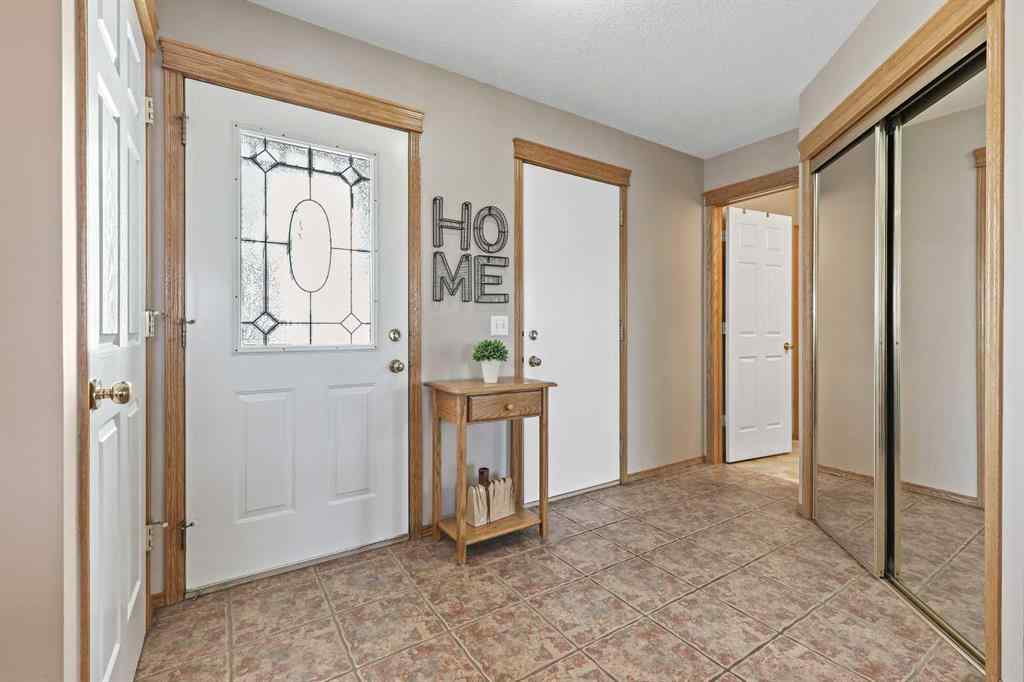 MLS® A2264260 - 68 Douglas Glen Crescent SE in Douglasdale/Glen Calgary, Residential