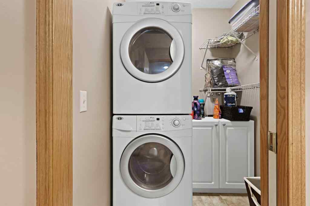 MLS® A2264260 - 68 Douglas Glen Crescent SE in Douglasdale/Glen Calgary, Residential