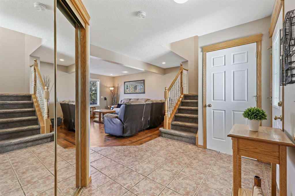 MLS® A2264260 - 68 Douglas Glen Crescent SE in Douglasdale/Glen Calgary, Residential