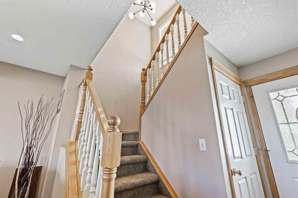 MLS® A2264260 - 68 Douglas Glen Crescent SE in Douglasdale/Glen Calgary, Residential