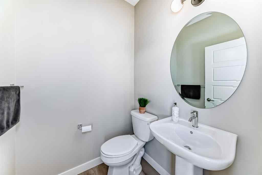 MLS® A2264261 - 386 Sundown Road  in Sunset Ridge Cochrane, Residential